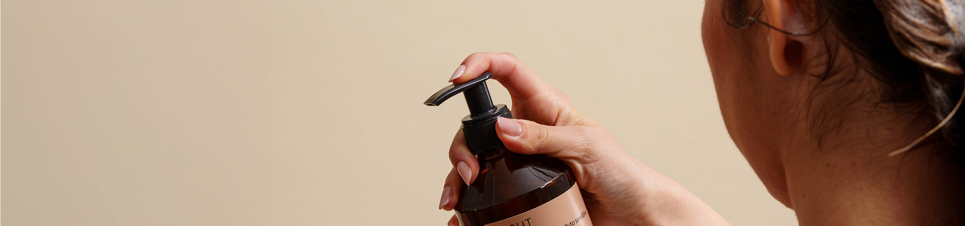 НАРАЩИВАНИЕ ВОЛОС: ПОЛНЫЙ ГИД ПО ПРОЦЕДУРЕ, ВИДАМ И УХОДУ